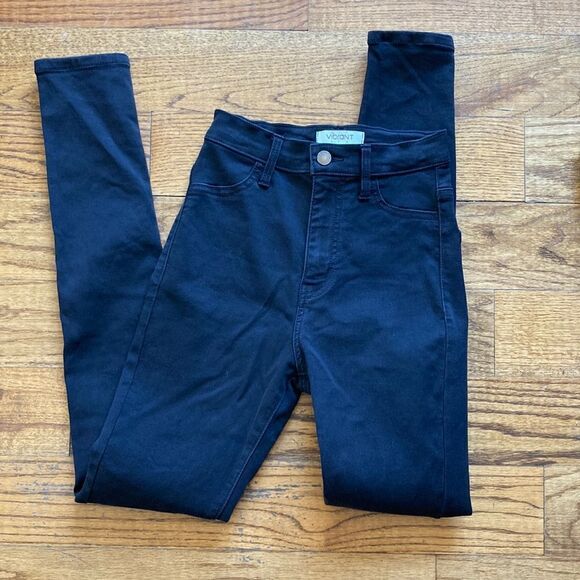 Juniors Vibrant Black Skinny Jeans Size 3 EUC - Picture 2 of 11